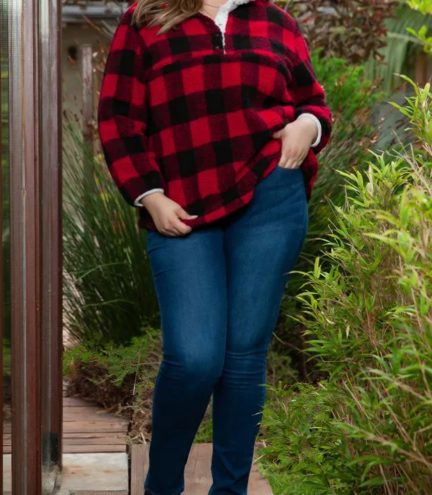 "Feeling Festive" Plus size plaid Pull over